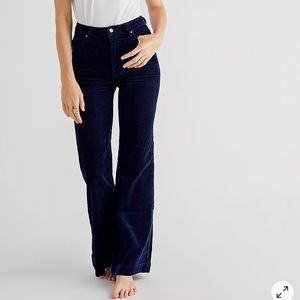 Rolla’s east coast cords flare jeans in midnight - runs small